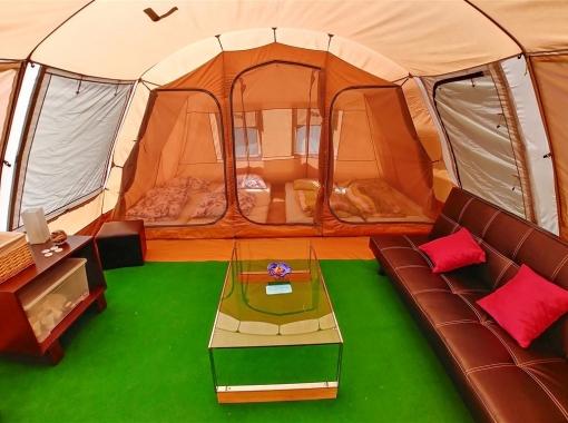 Rent-a-tent-4-Camp-Vodenca-sofa